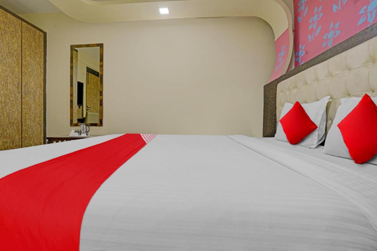 Pop 81030D Hotel Crystal Park Jogeshwari Bombay Exterior foto